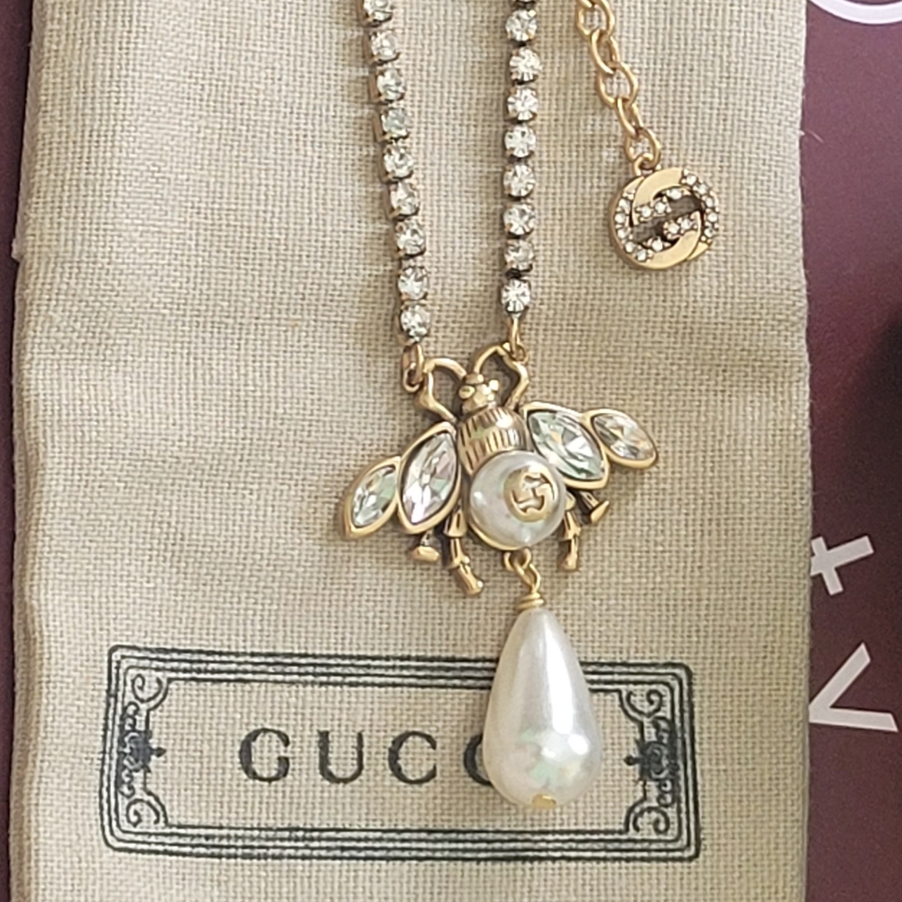 Gucci Bee Necklace with Crystal Chain & Drop Pearl | Fashion - Picture 7 of 13